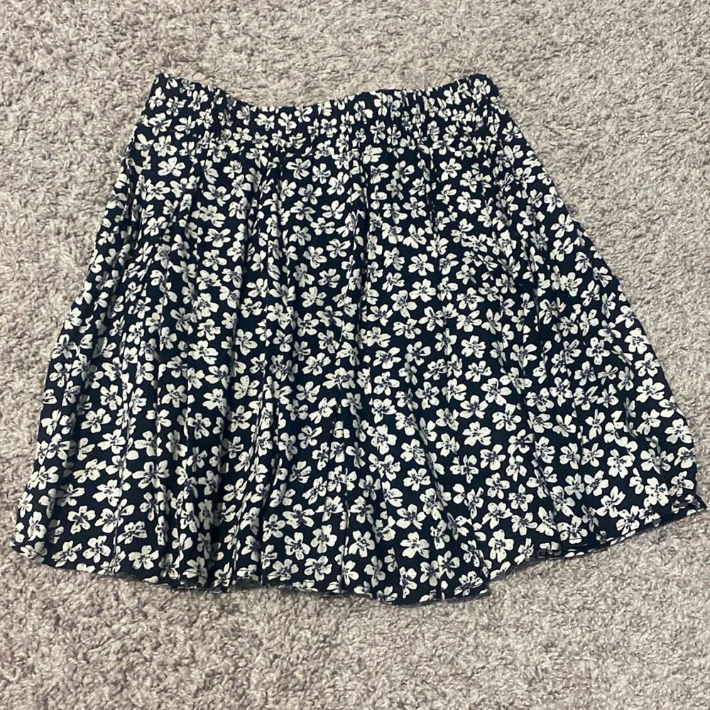 NWOT Brandy Melville Floral Flowy Skirt One Size
